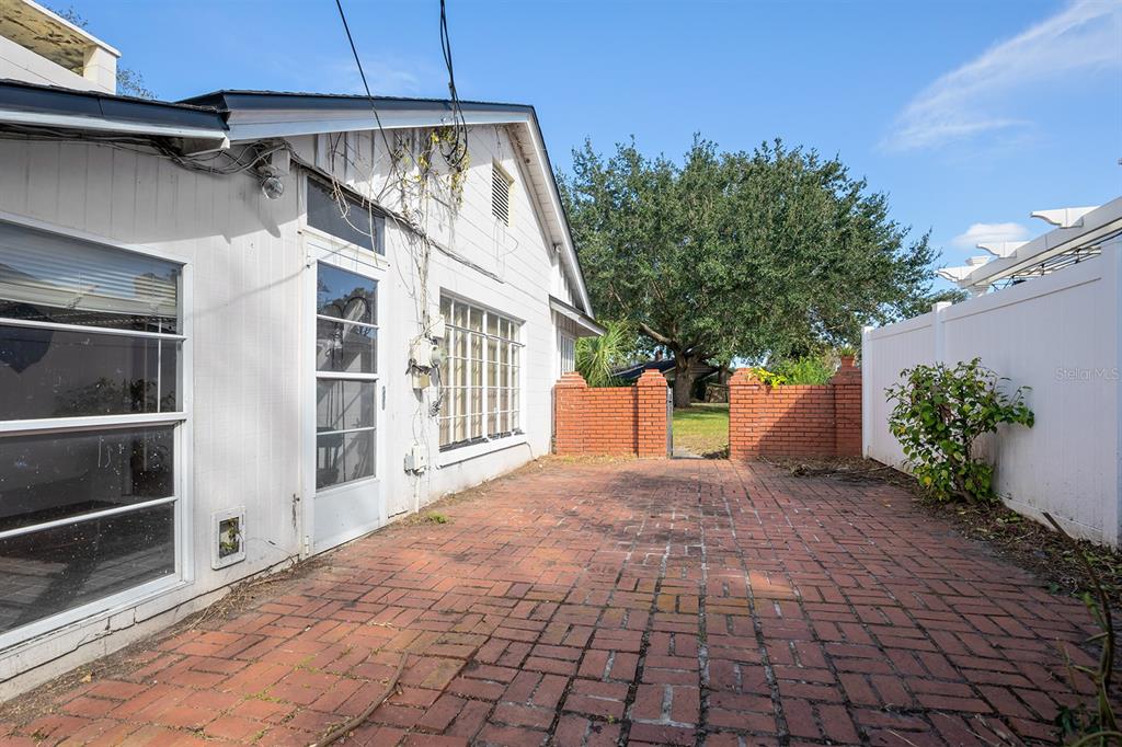 1770 ALGONQUIN TRAIL