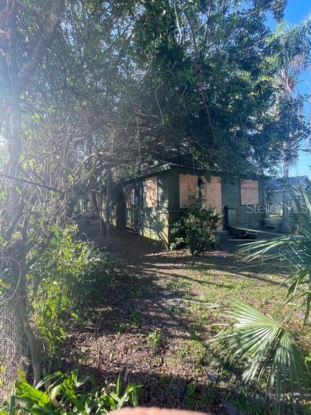 1403 W 13TH PLACE