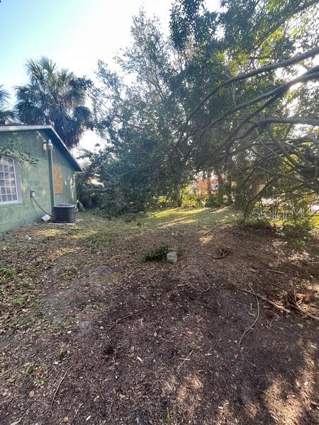 1403 W 13TH PLACE