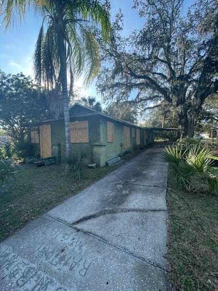 1403 W 13TH PLACE