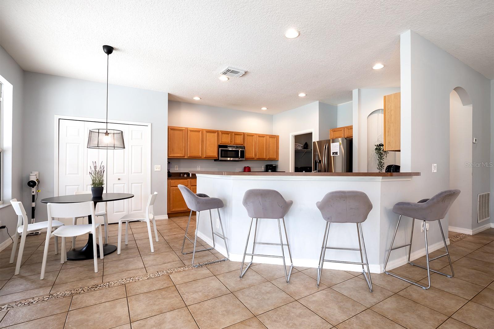 8562 LA ISLA DRIVE