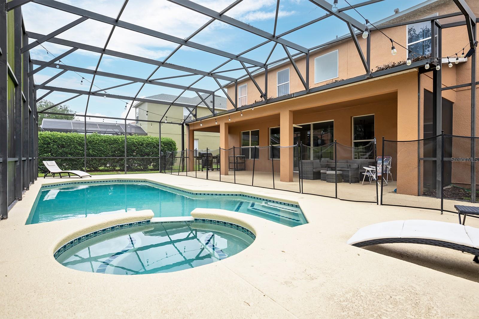 8562 LA ISLA DRIVE