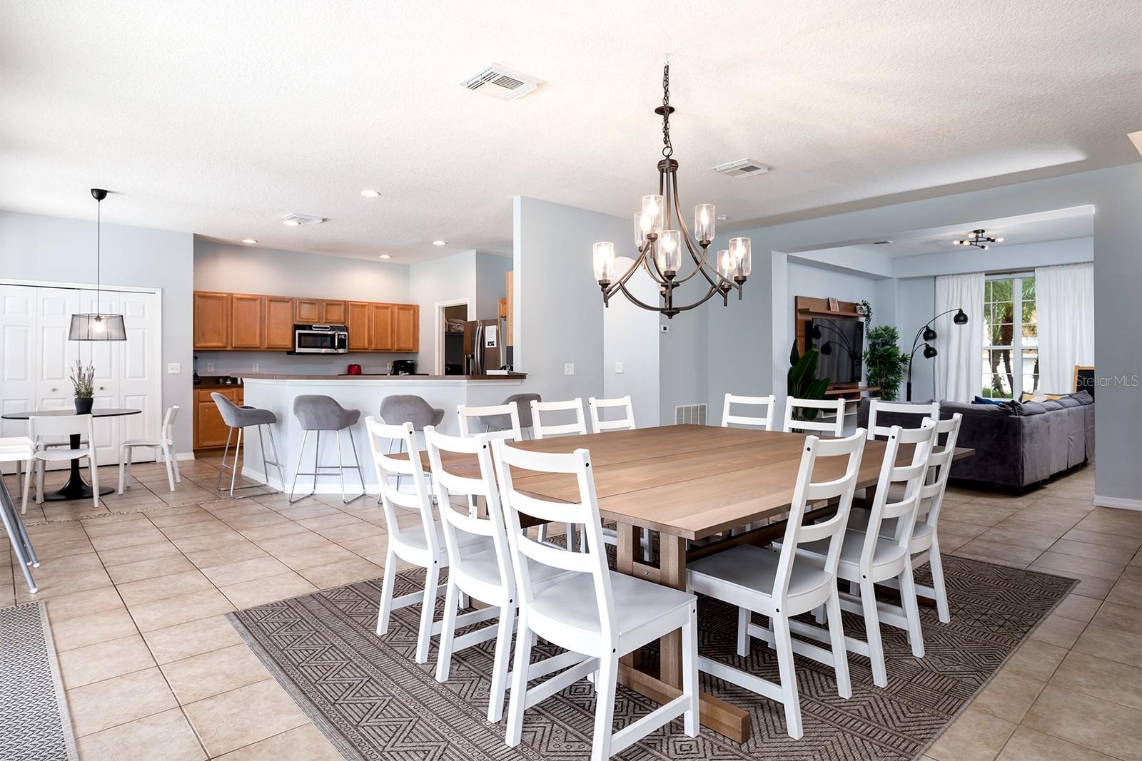 8562 LA ISLA DRIVE