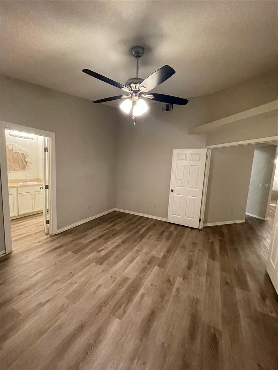 2516 DOVETAIL DRIVE