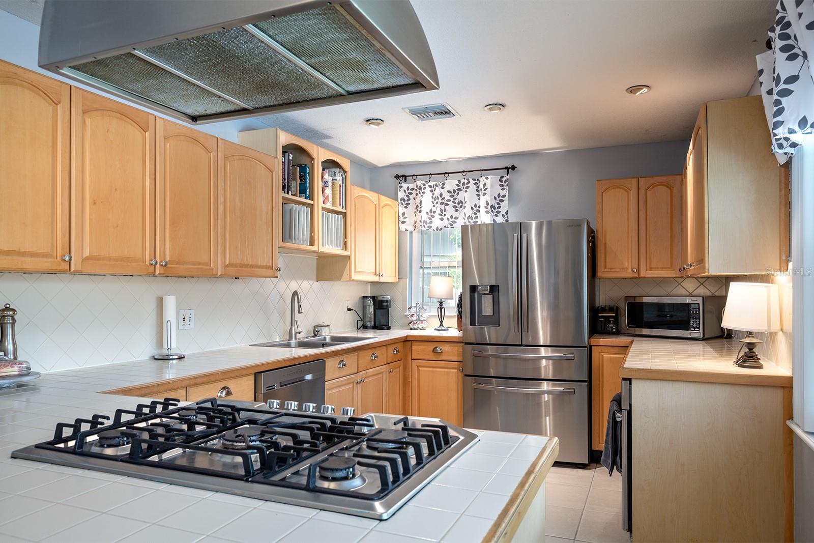 2423 ELDERWOOD COURT