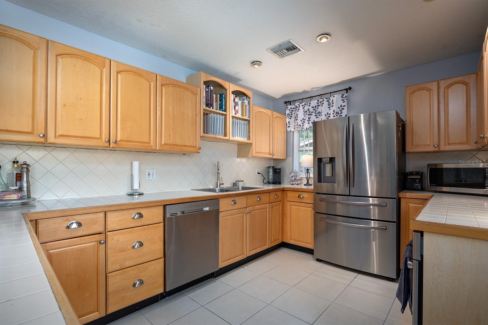 2423 ELDERWOOD COURT