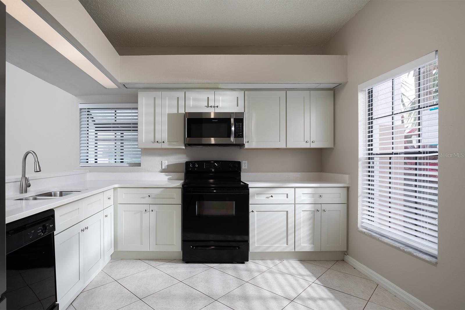 5885 PARKVIEW POINT DRIVE