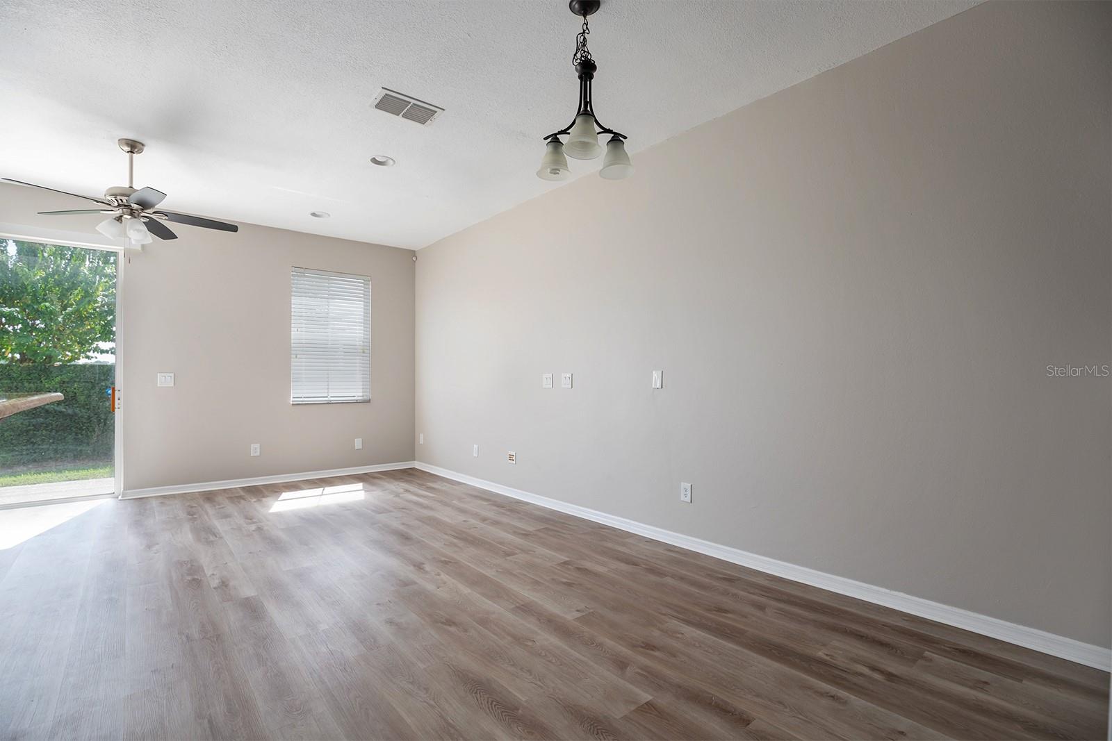 10129 FALLSGROVE STREET