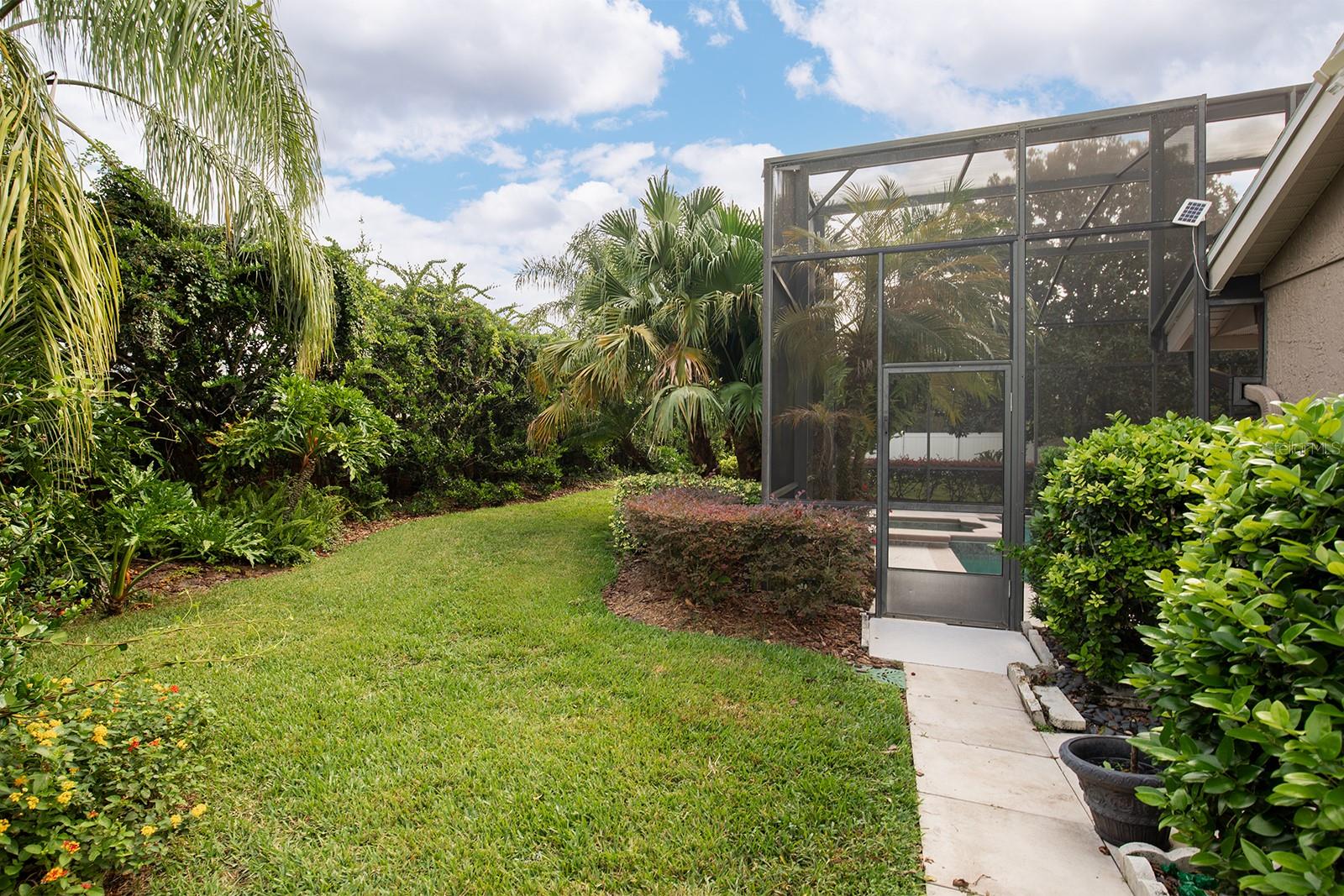 835 GROVESMERE LOOP