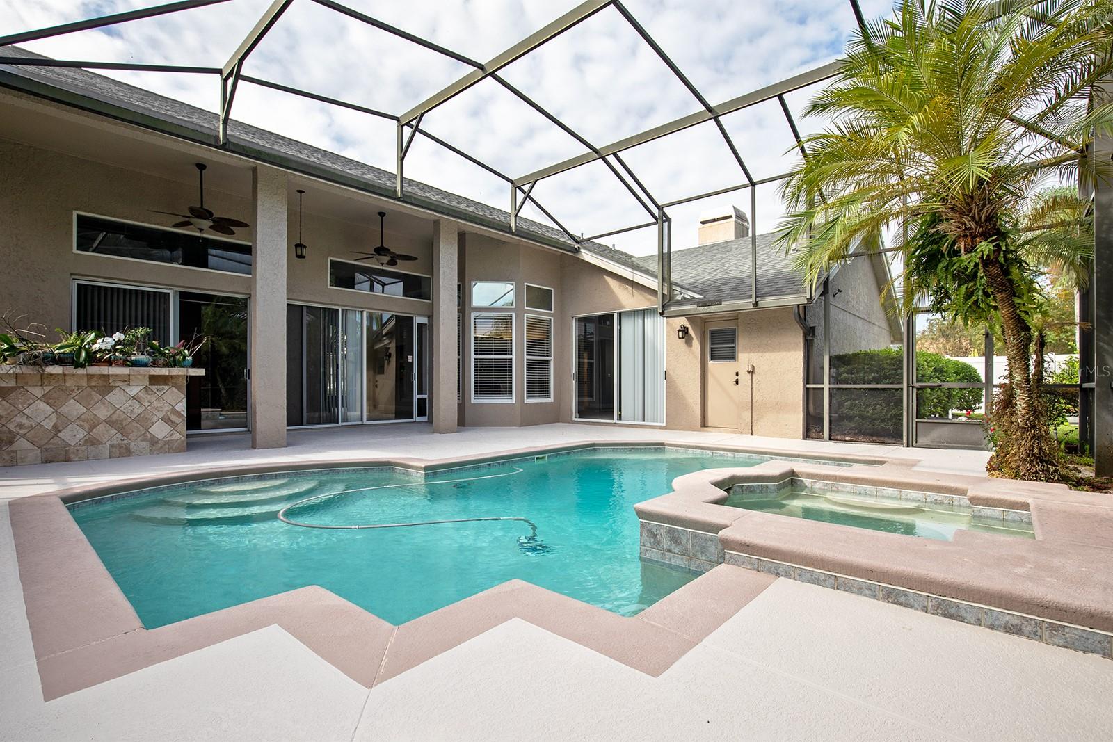 835 GROVESMERE LOOP