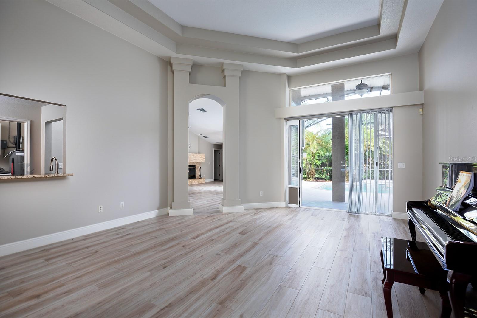 835 GROVESMERE LOOP