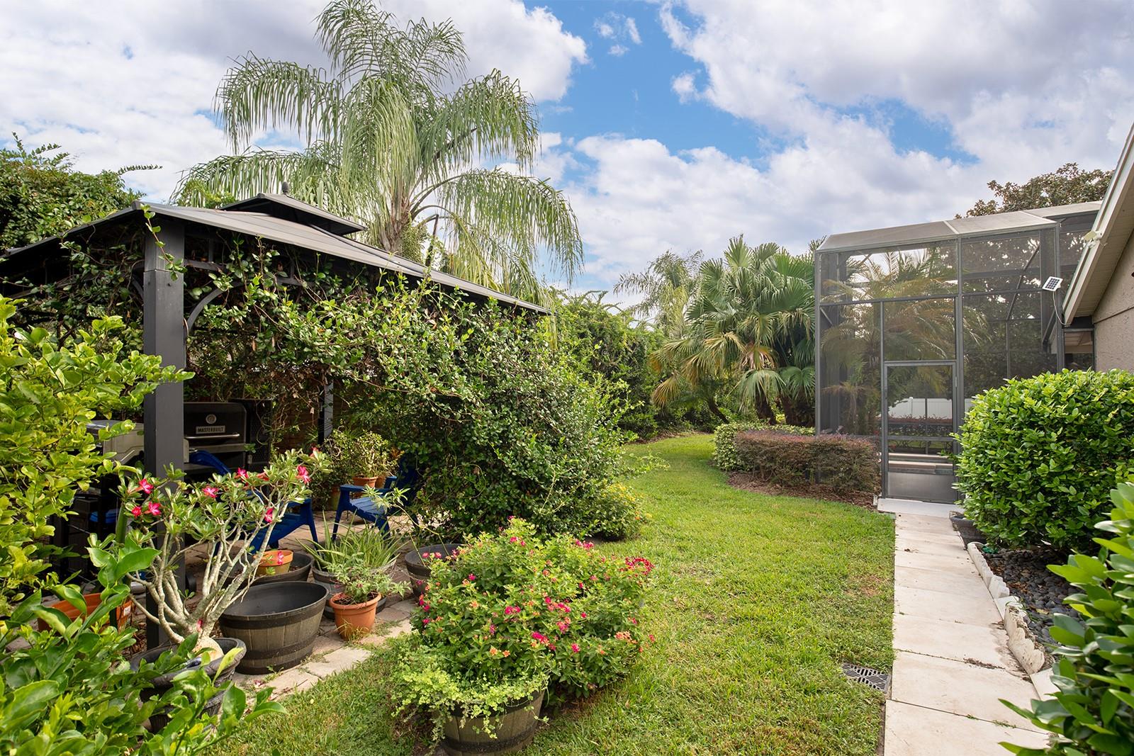 835 GROVESMERE LOOP