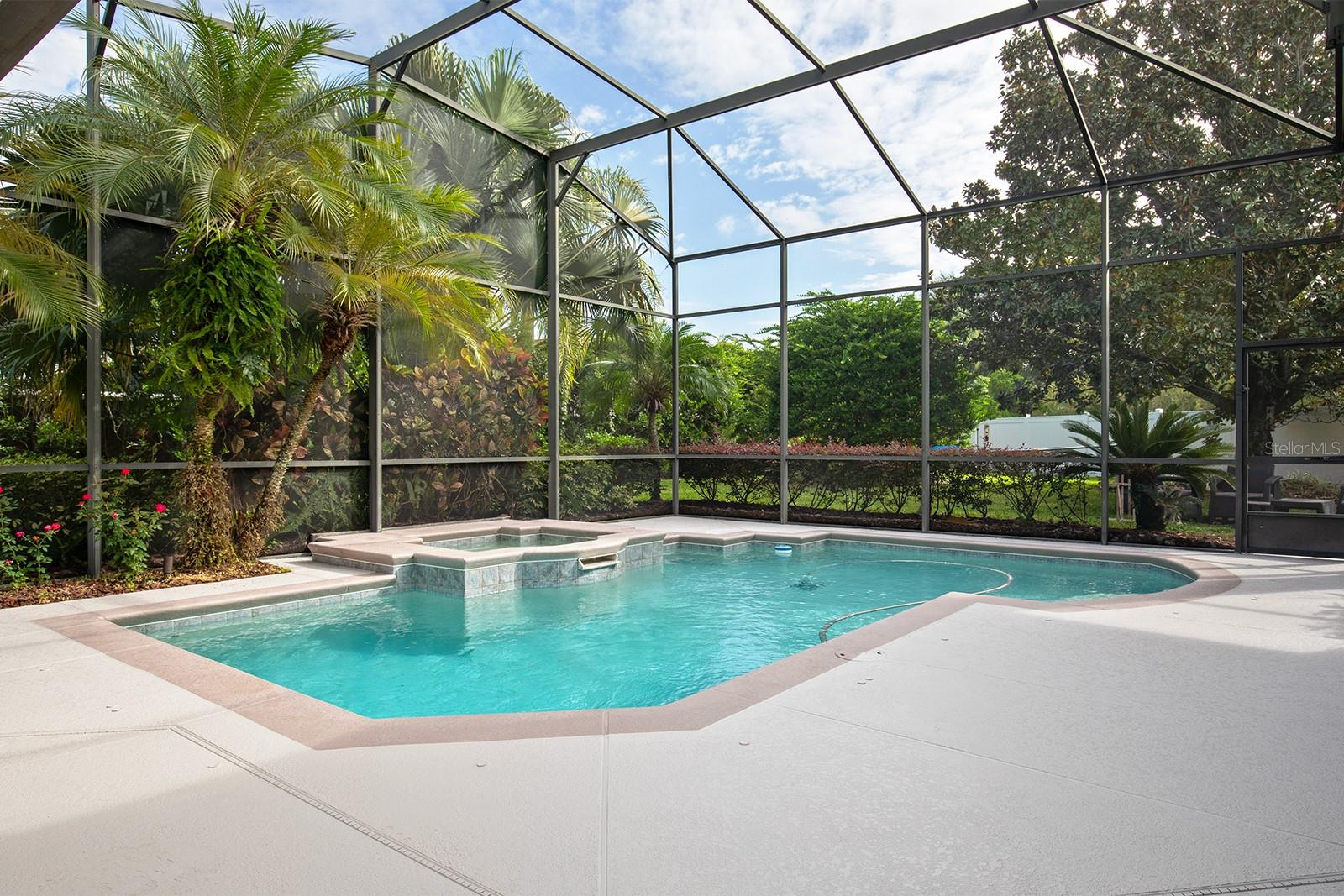 835 GROVESMERE LOOP