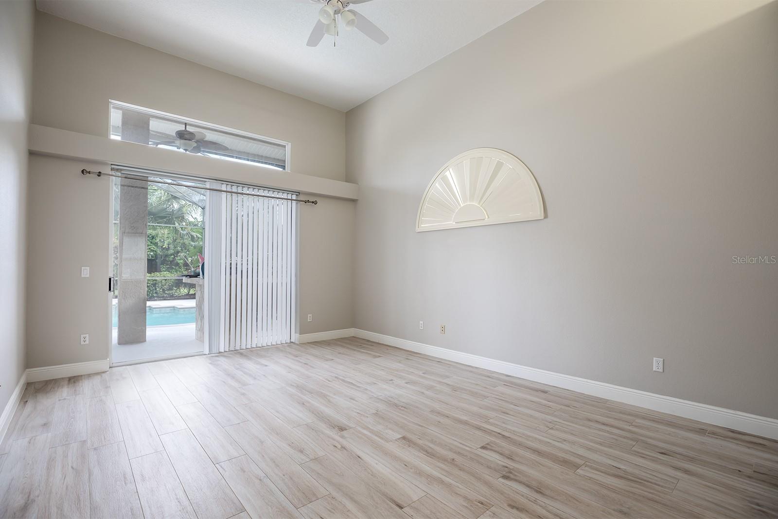 835 GROVESMERE LOOP