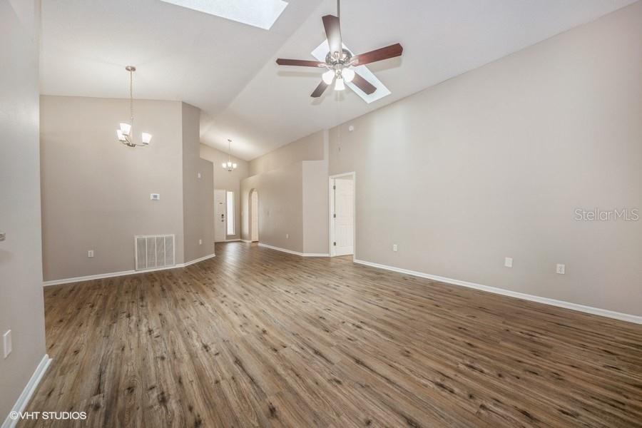 1147 PERPIGNAN COURT