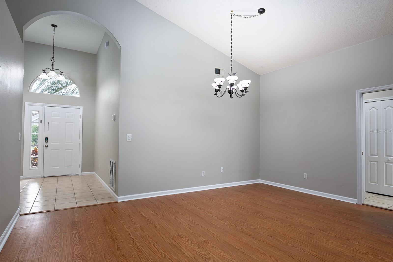 2822 MAYFLOWER LOOP