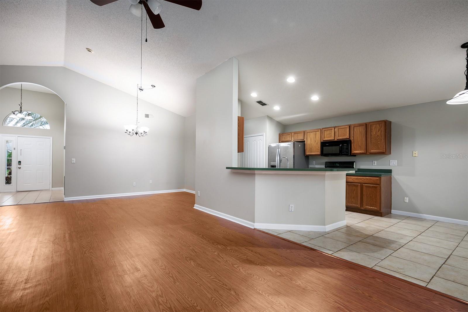 2822 MAYFLOWER LOOP
