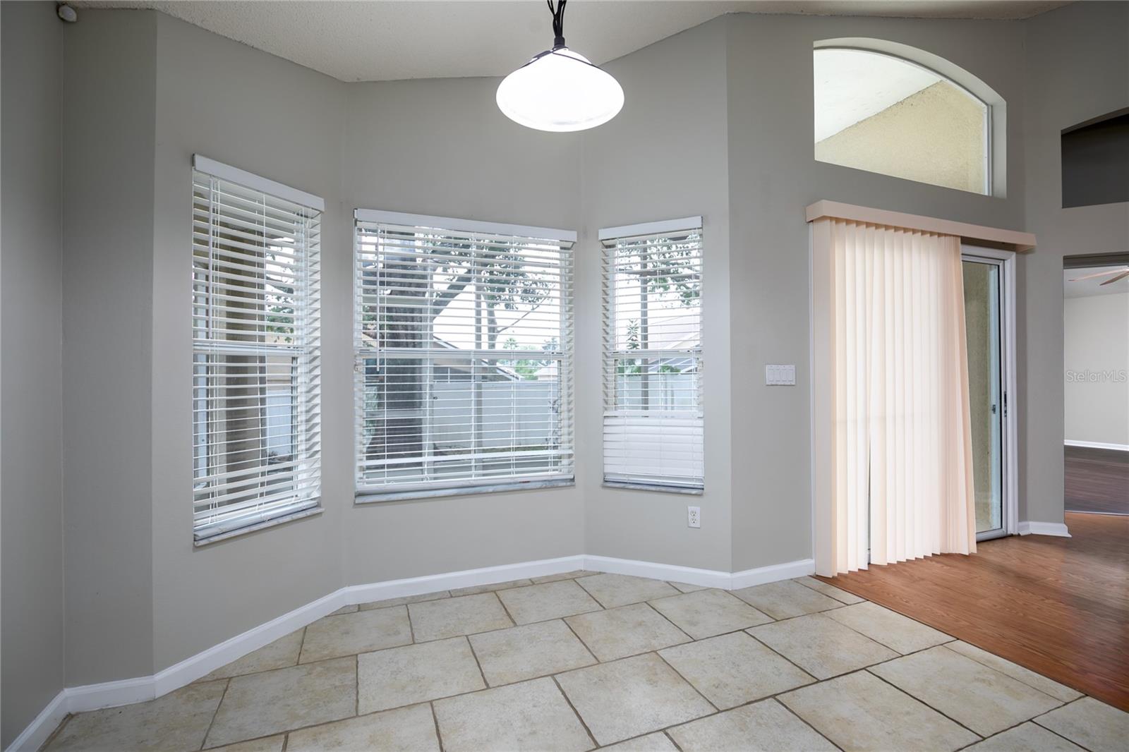 2822 MAYFLOWER LOOP