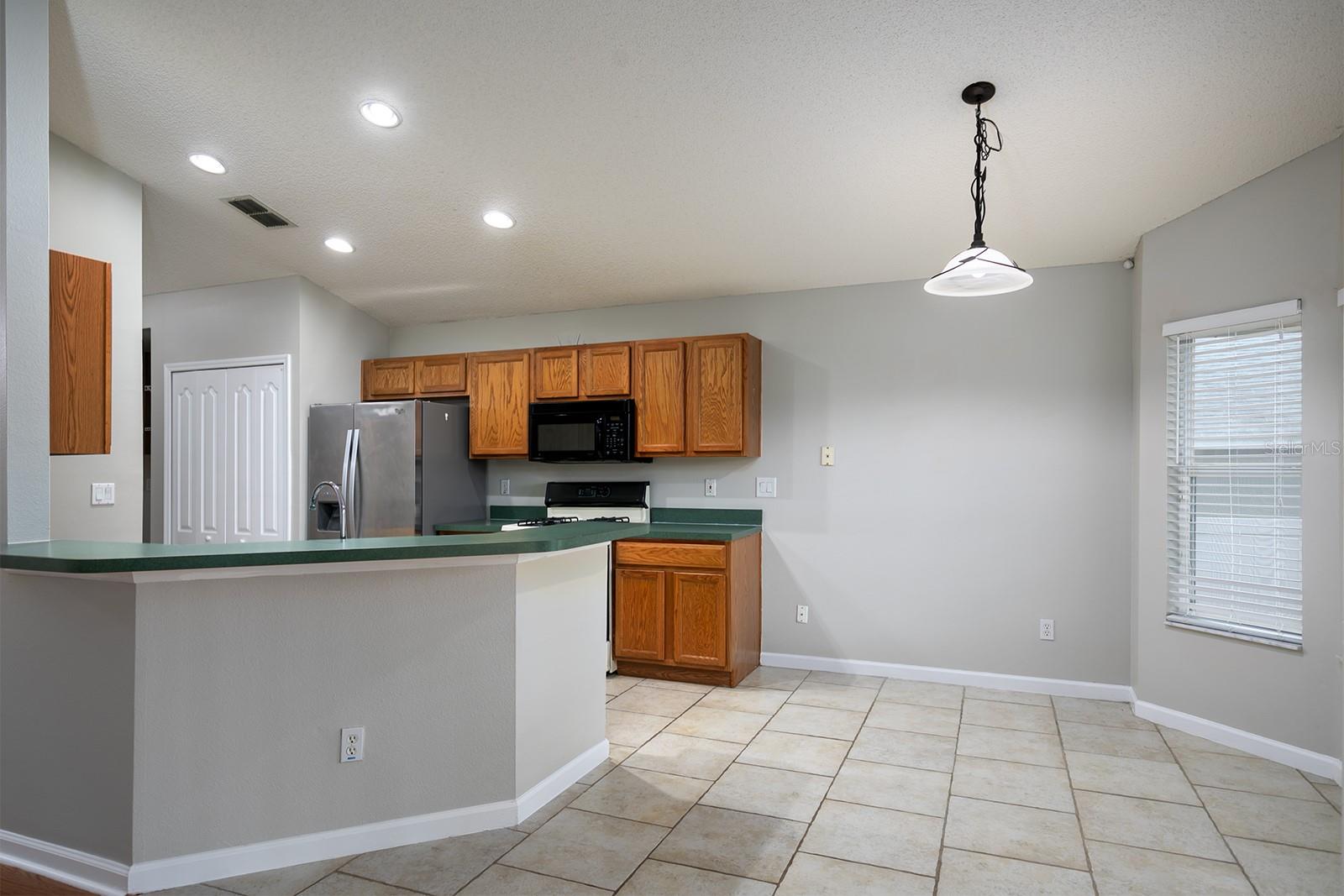2822 MAYFLOWER LOOP