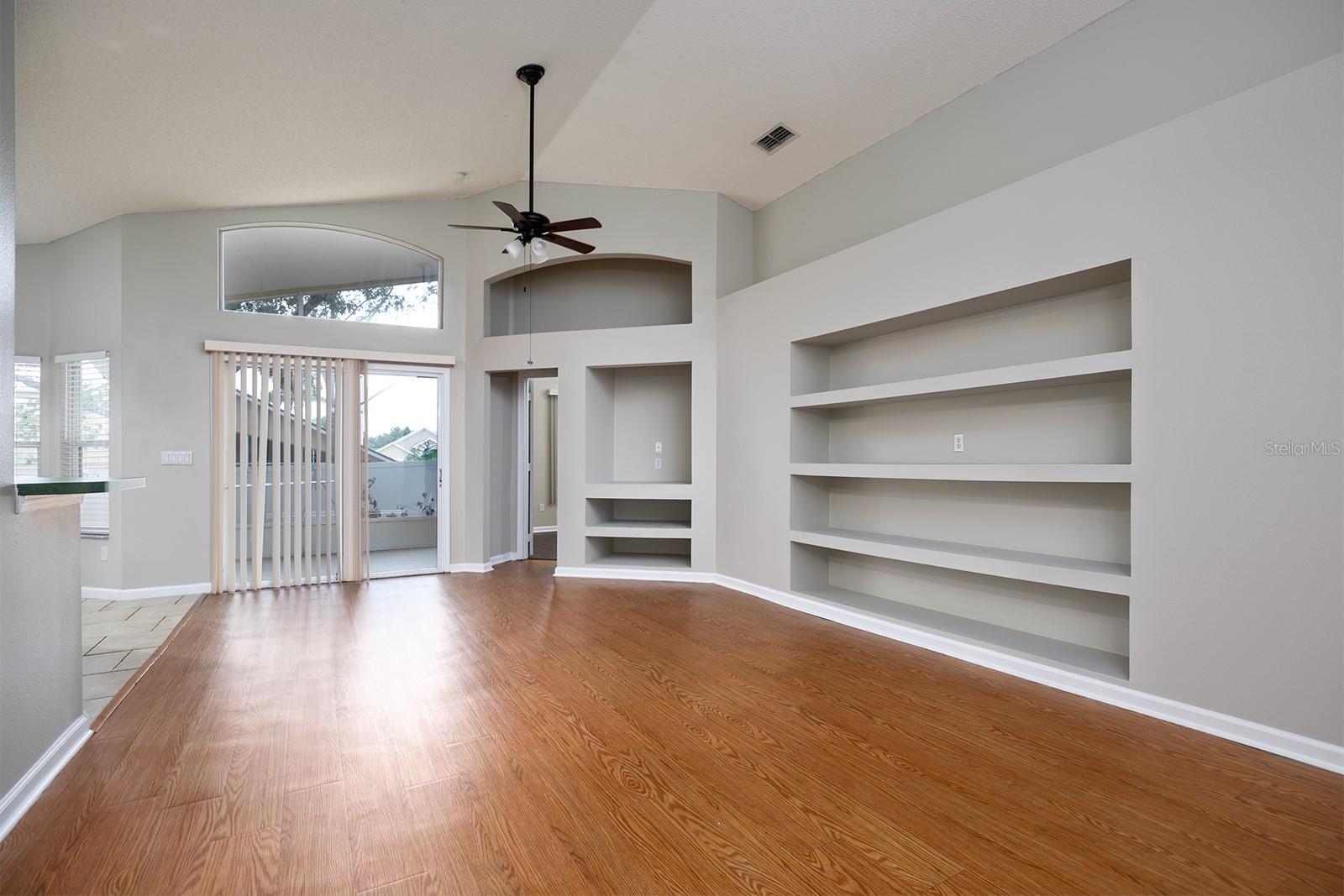 2822 MAYFLOWER LOOP