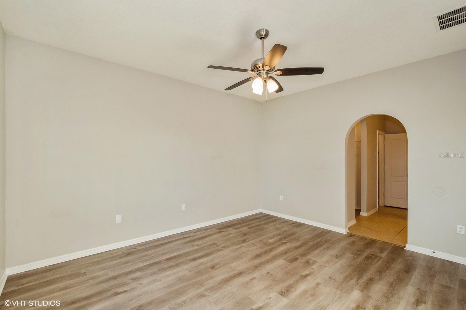 5490 SILVER THISTLE LANE