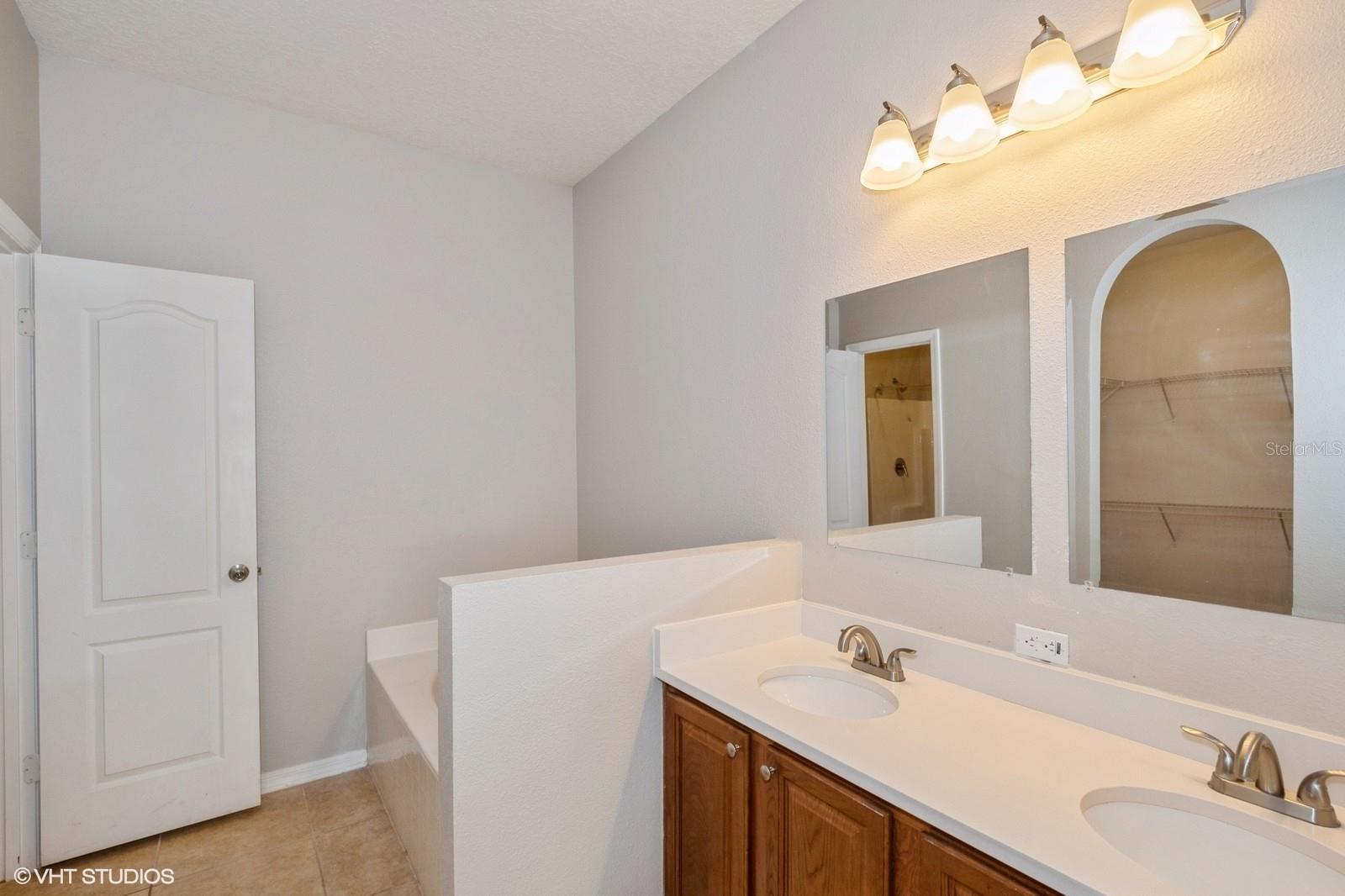 5490 SILVER THISTLE LANE