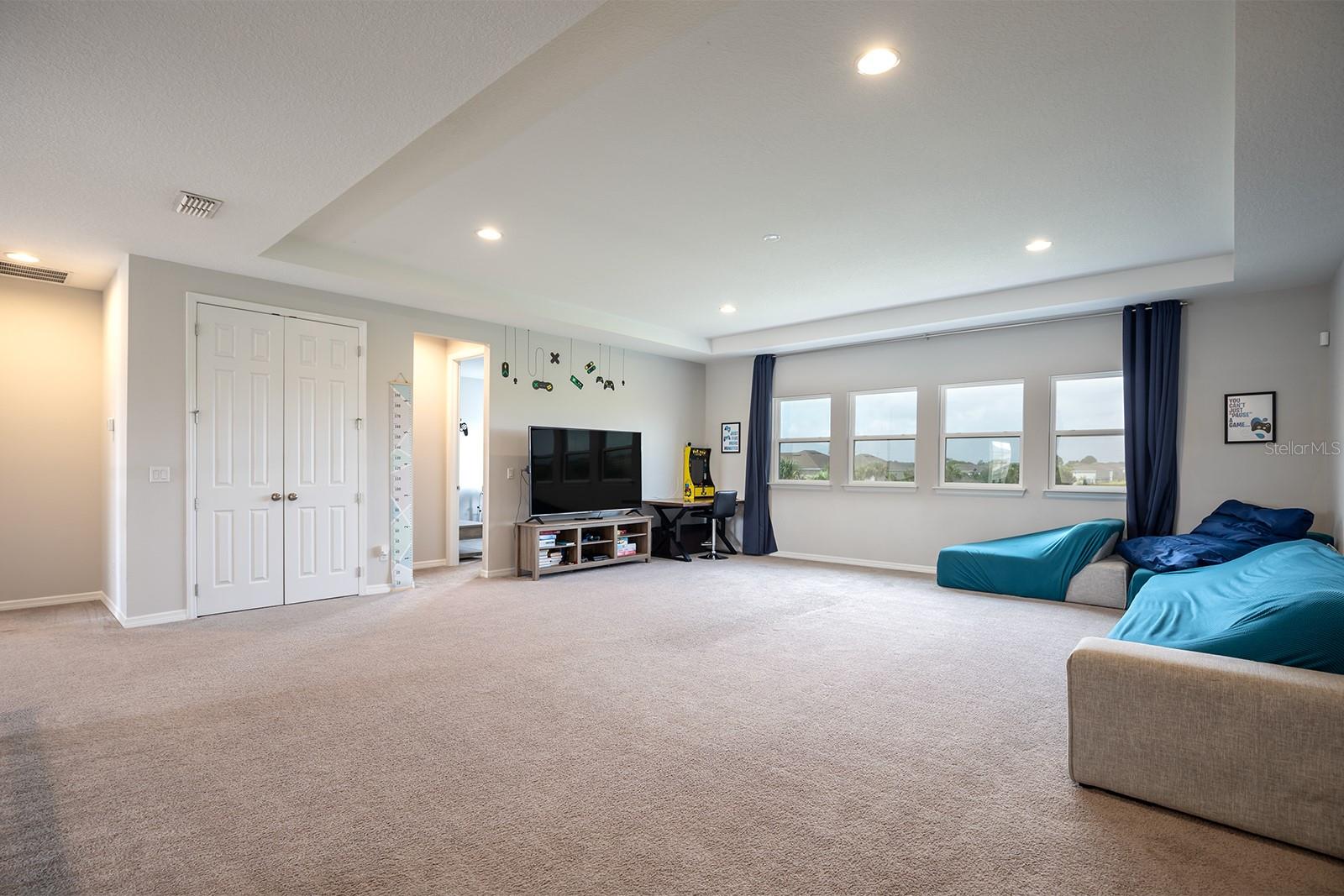 858 ZEEK RIDGE COURT