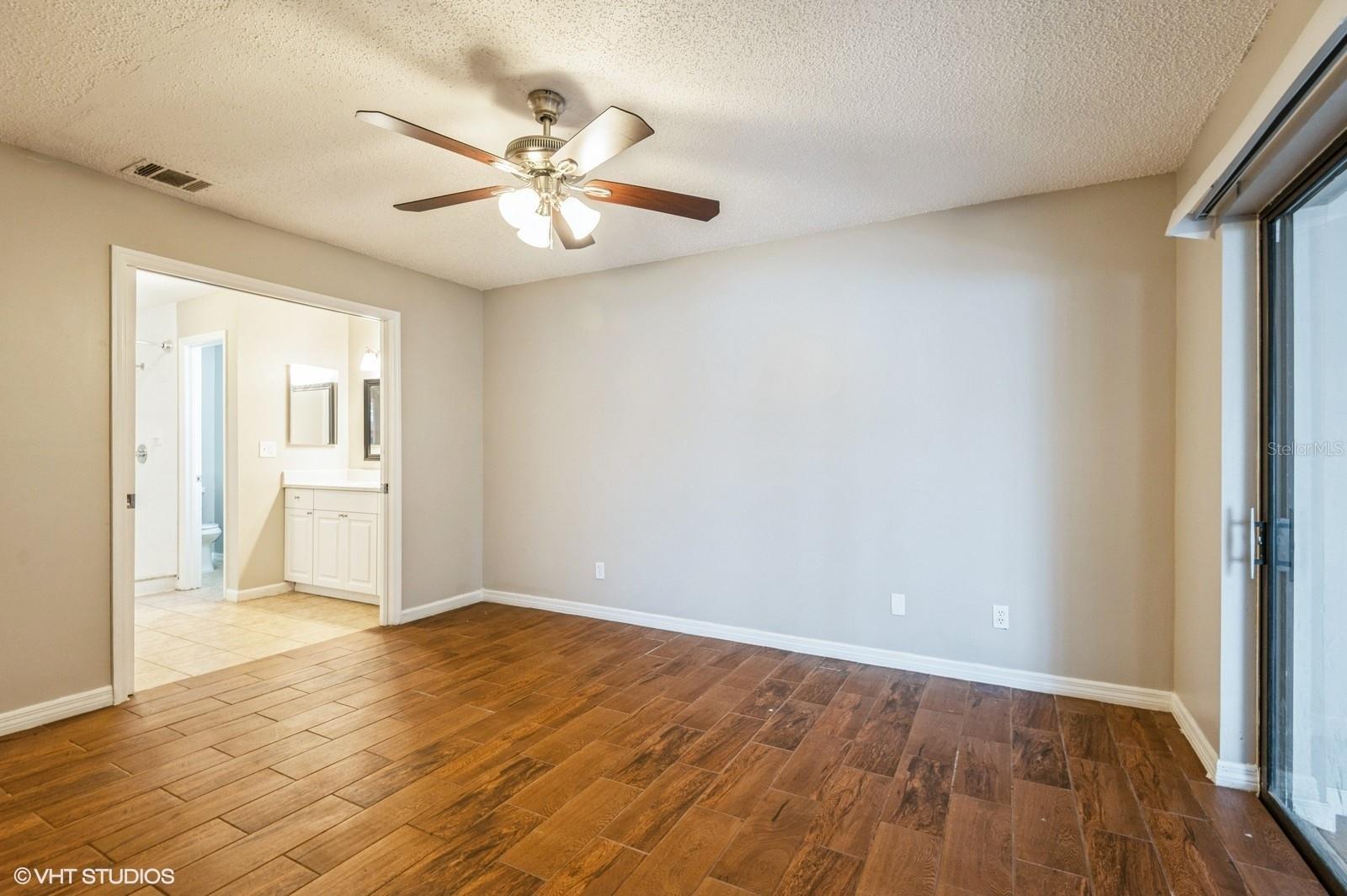 507 GLADE COURT