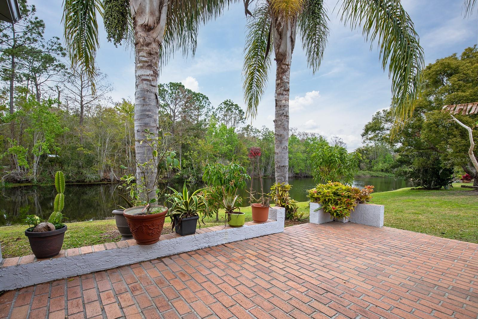 548 PINESONG DR
