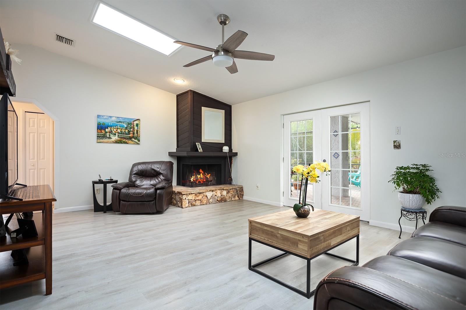 548 PINESONG DR