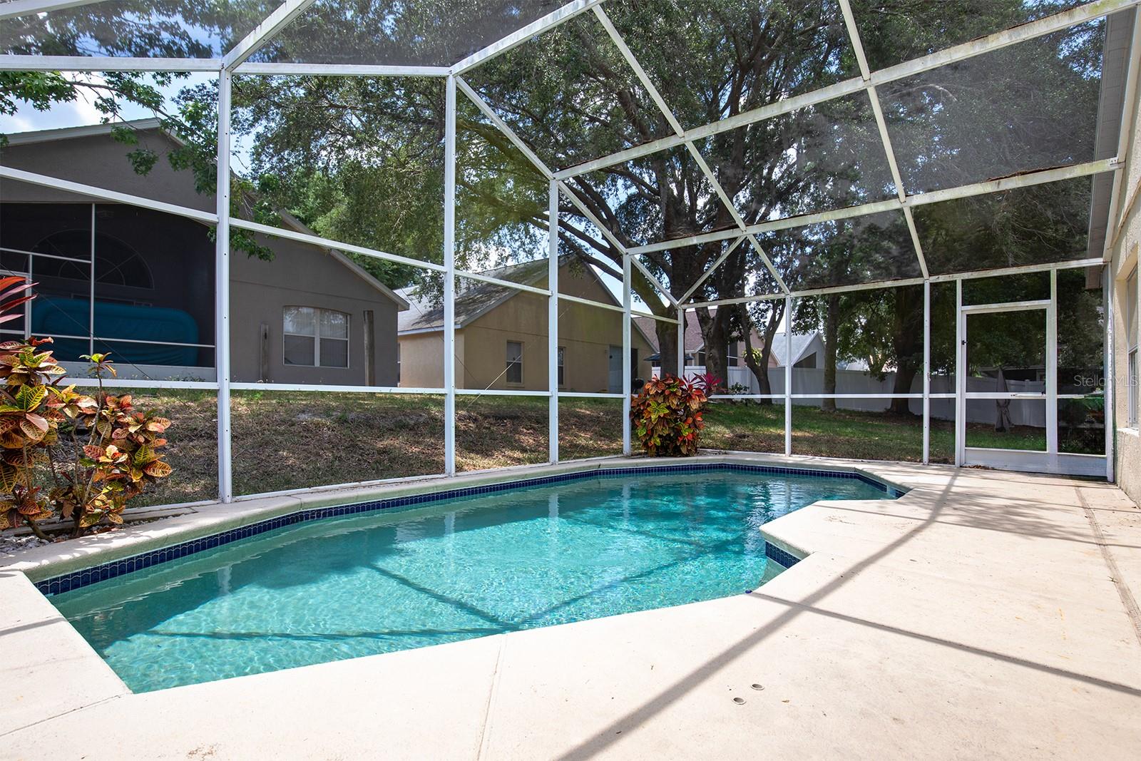 2713 BROOK HOLLOW RD