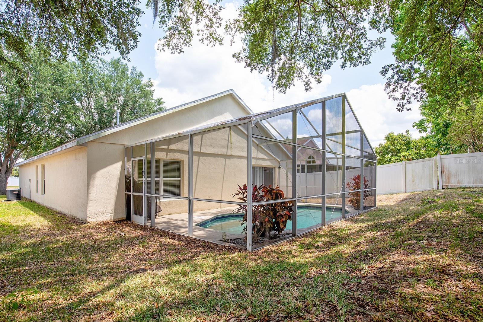 2713 BROOK HOLLOW RD