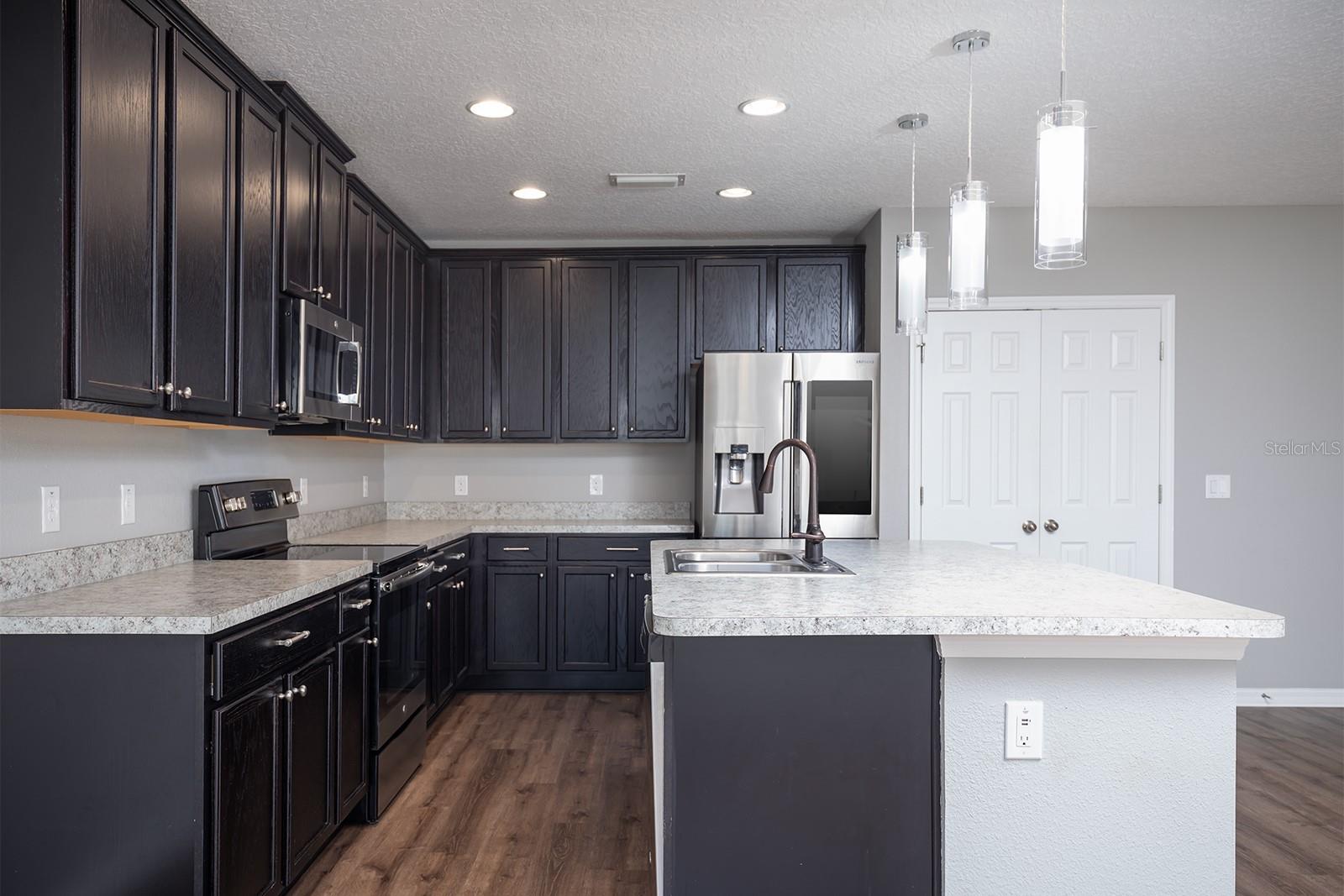 135 GREEN BRANCH BLVD