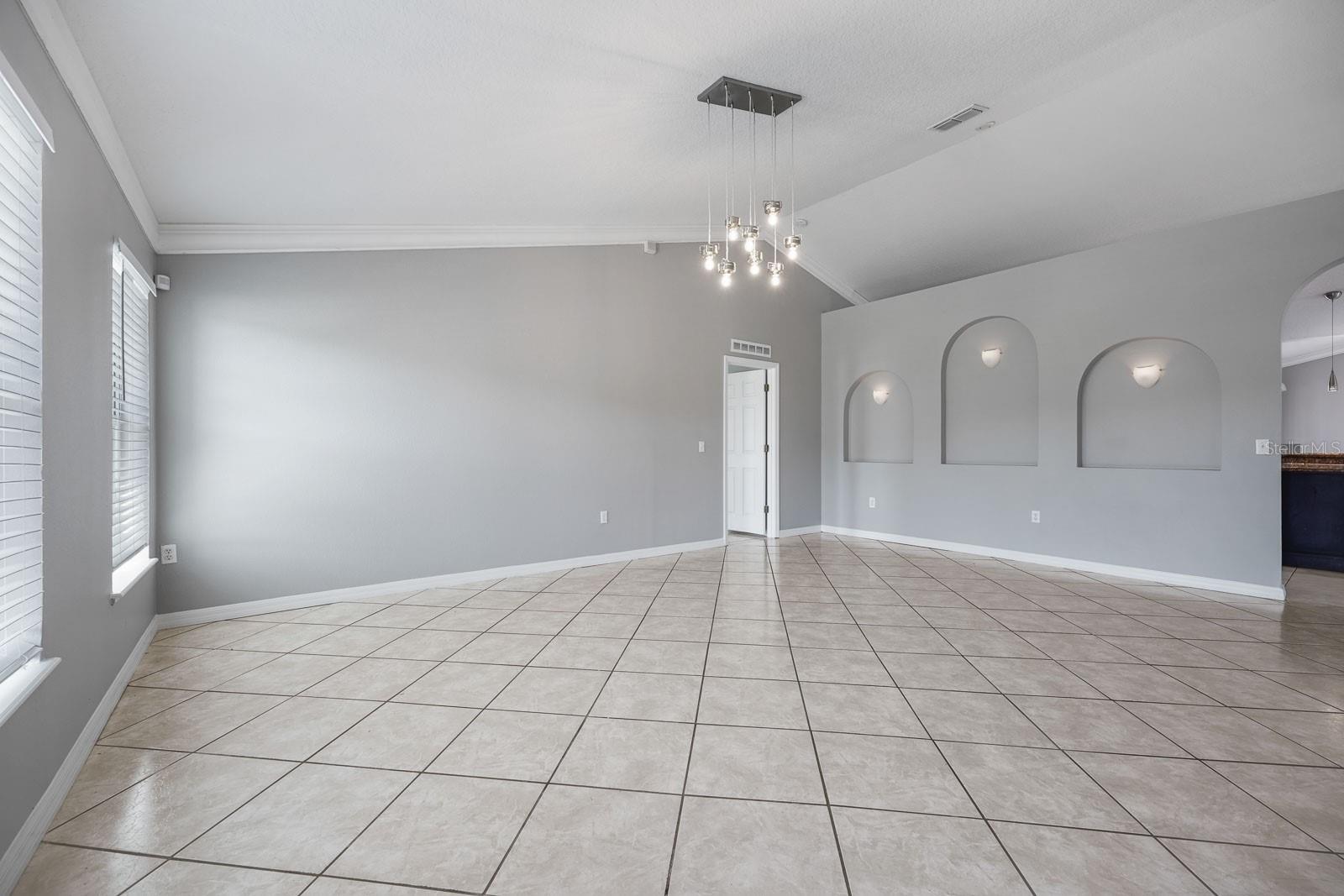 3013 MANDOLIN DR