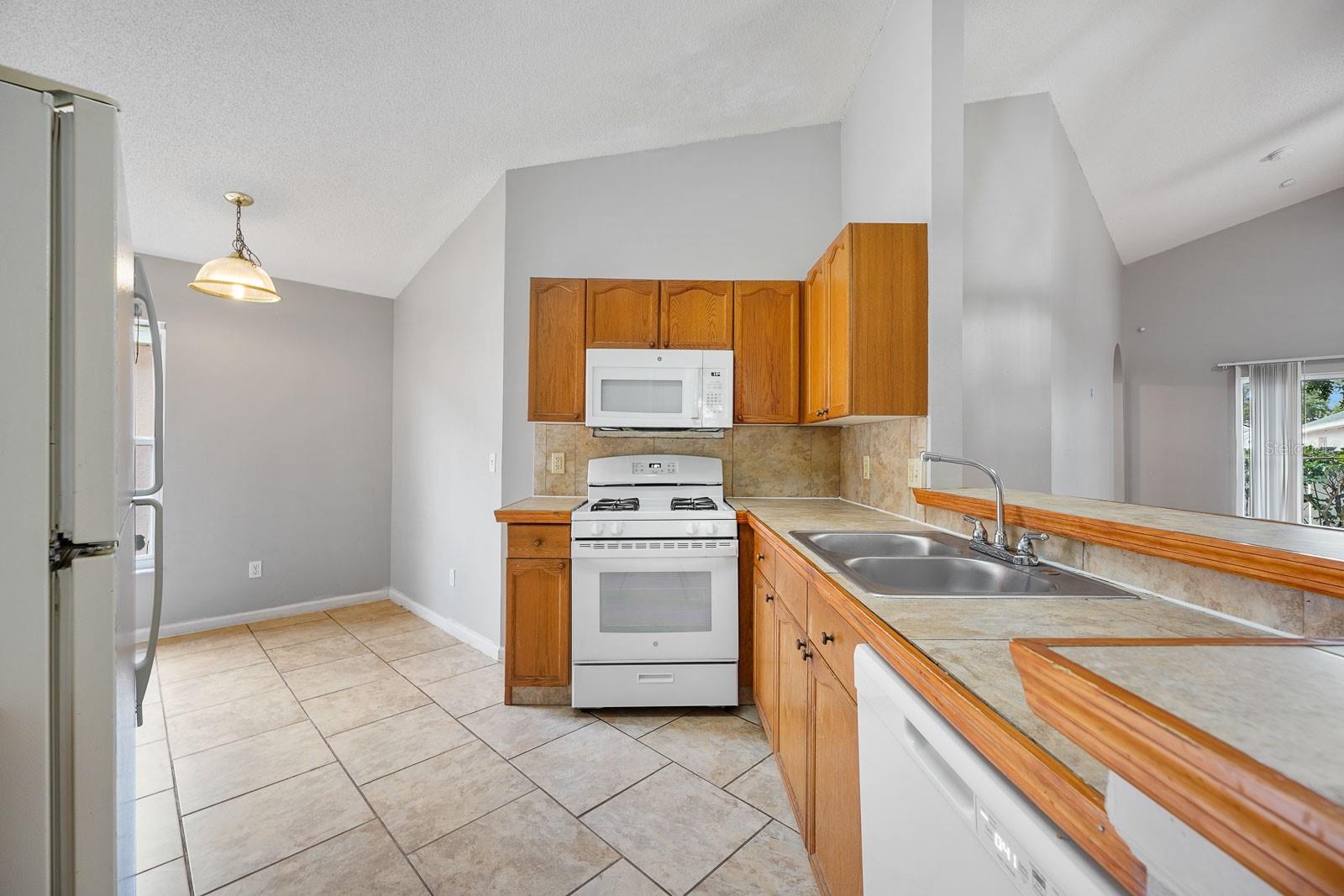 15647 AUTUMN GLEN AVE