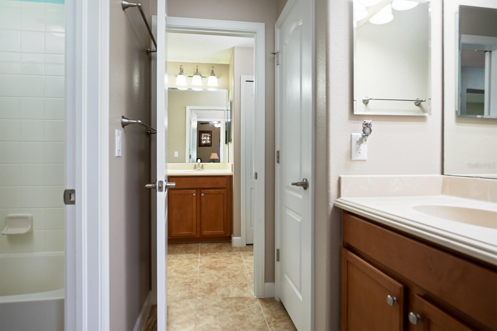 6164 MERIWETHER CRES