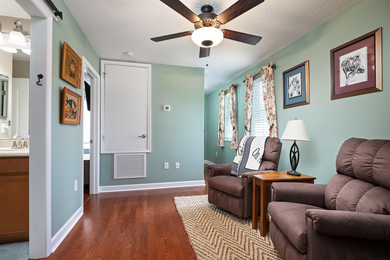 6164 MERIWETHER CRES