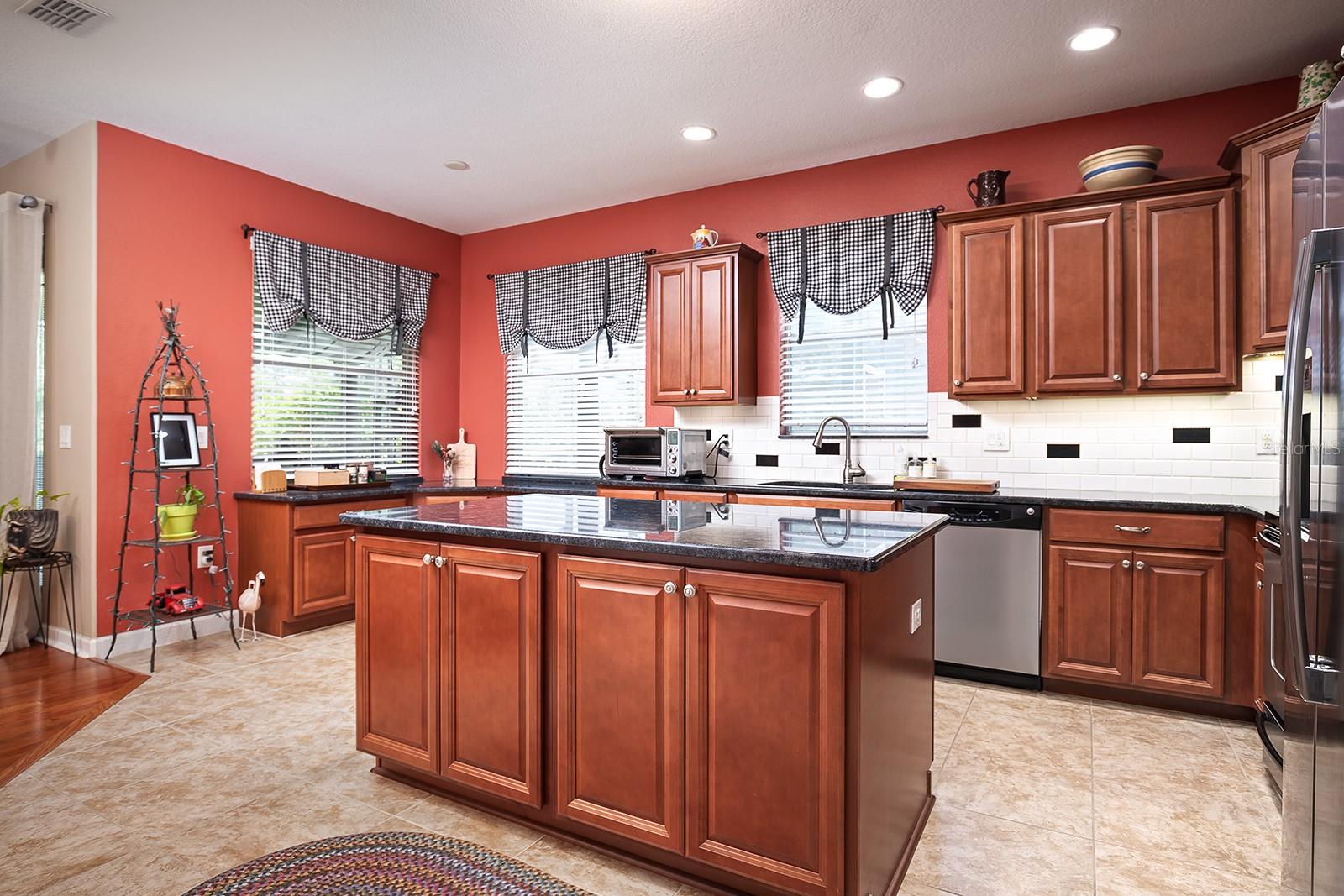 6164 MERIWETHER CRES
