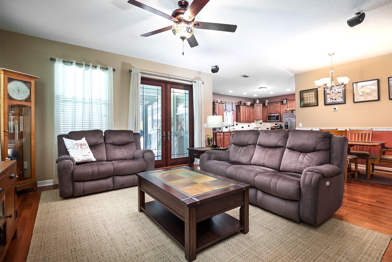 6164 MERIWETHER CRES