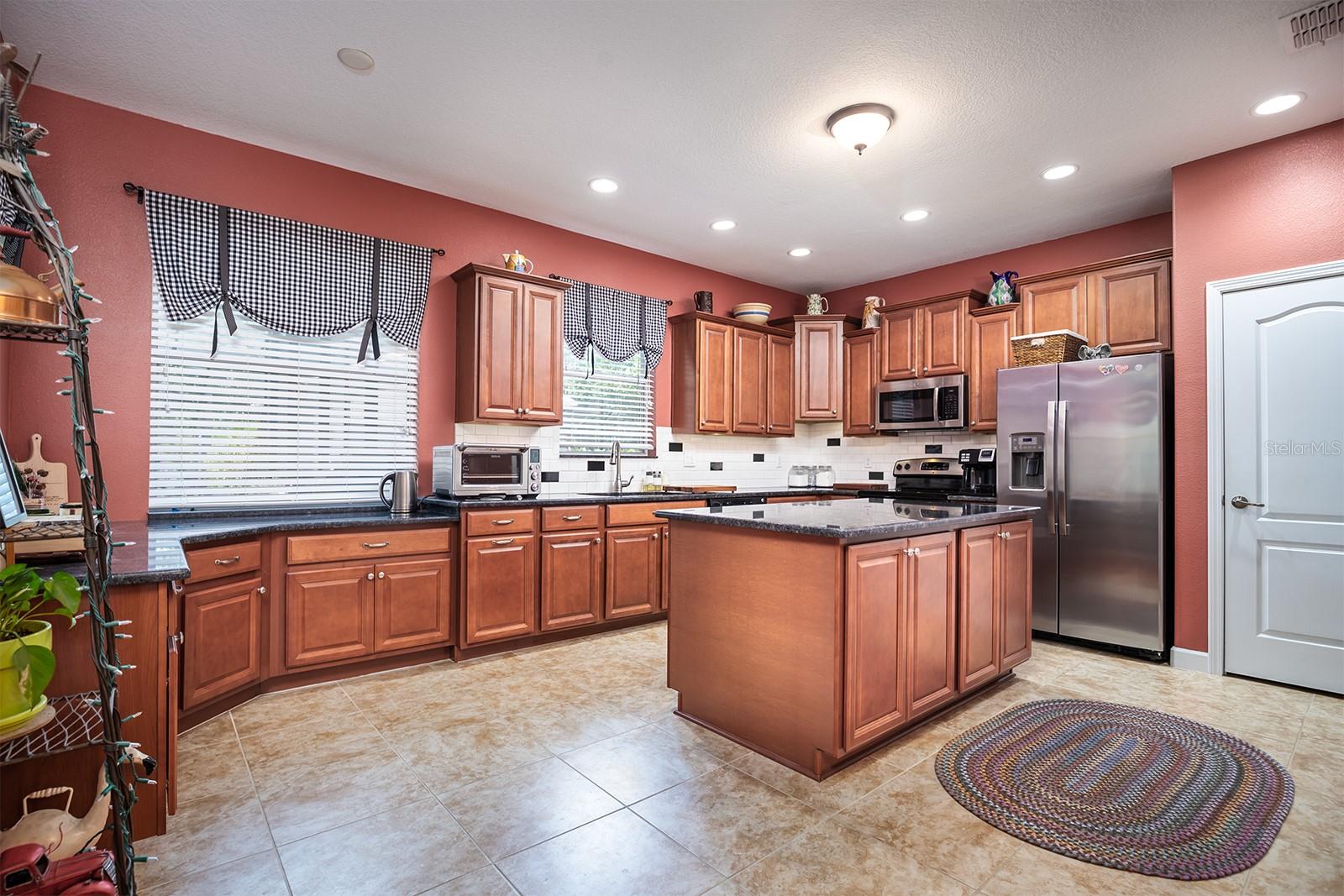 6164 MERIWETHER CRES