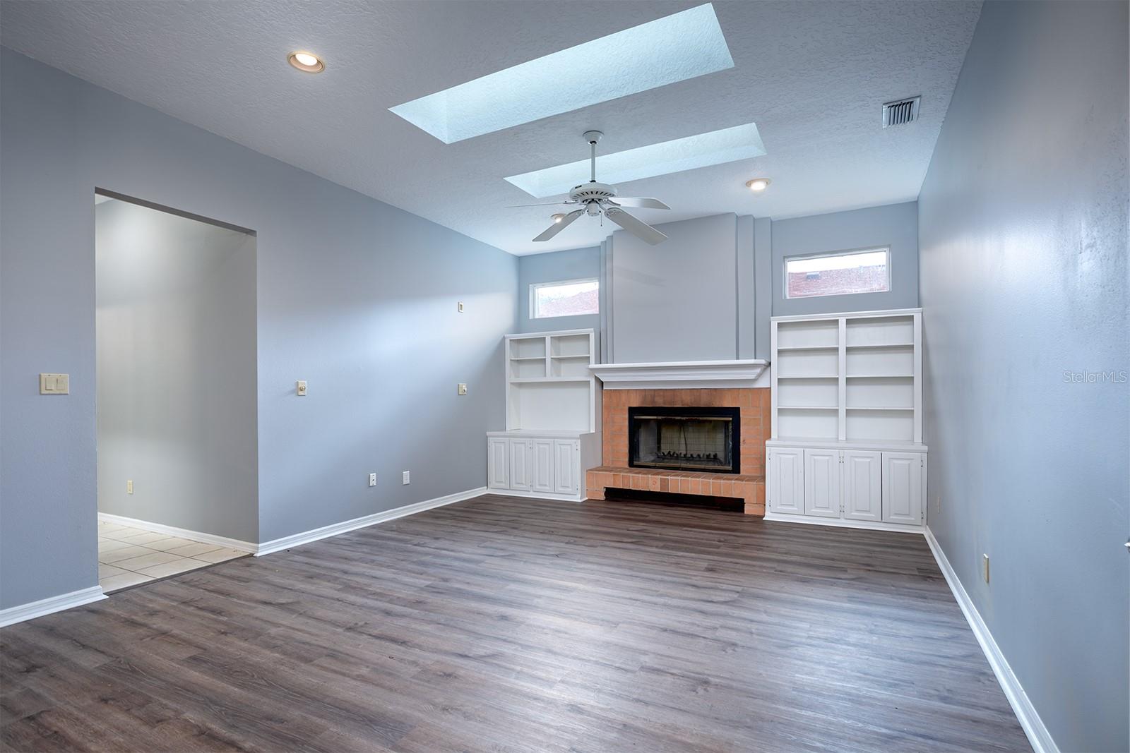 235 N MOUNTS BAY CT