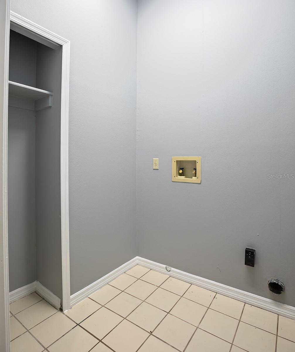 235 N MOUNTS BAY CT