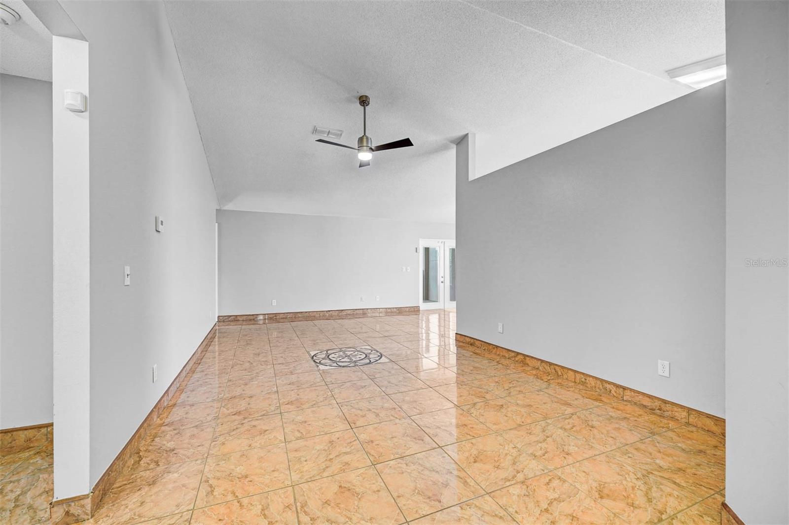 1616 OAK HILL TRL