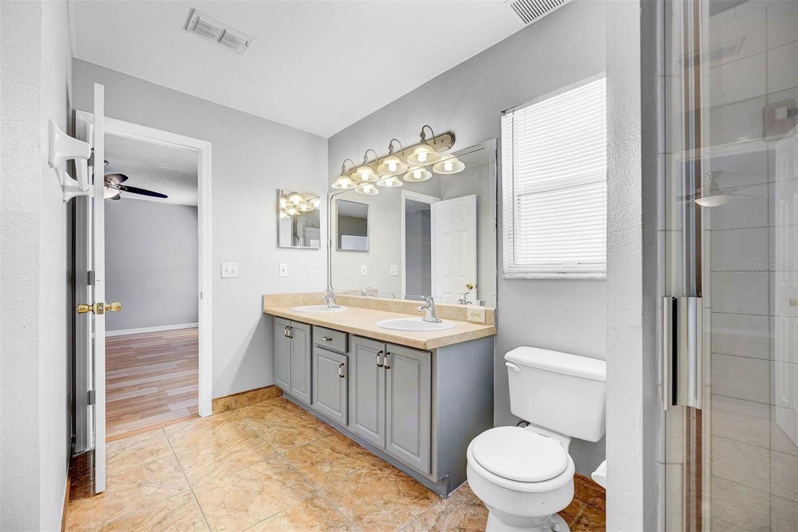 1616 OAK HILL TRL