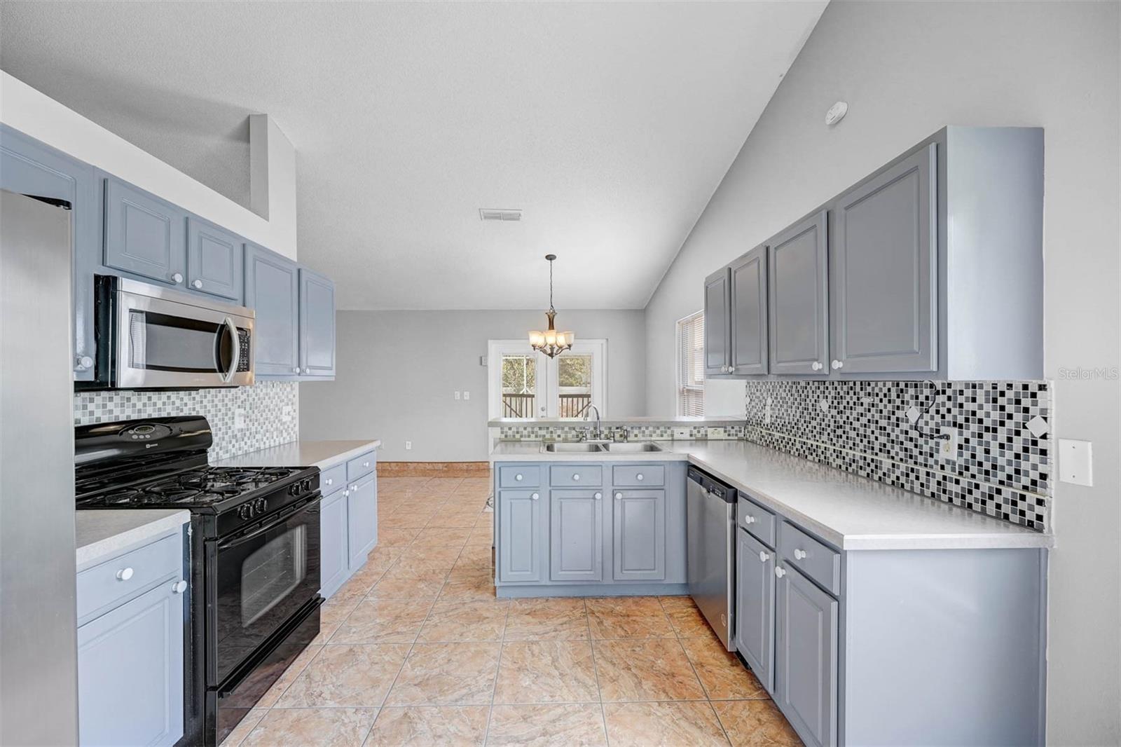 1616 OAK HILL TRL