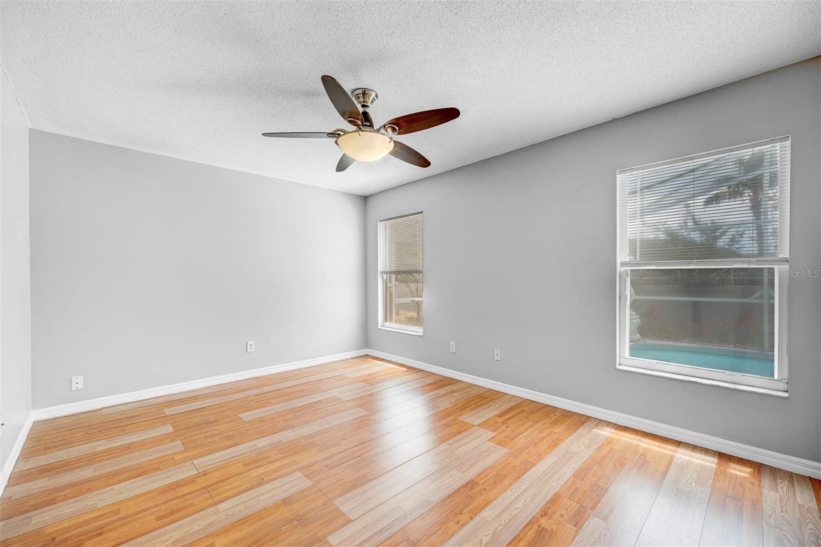 1616 OAK HILL TRL