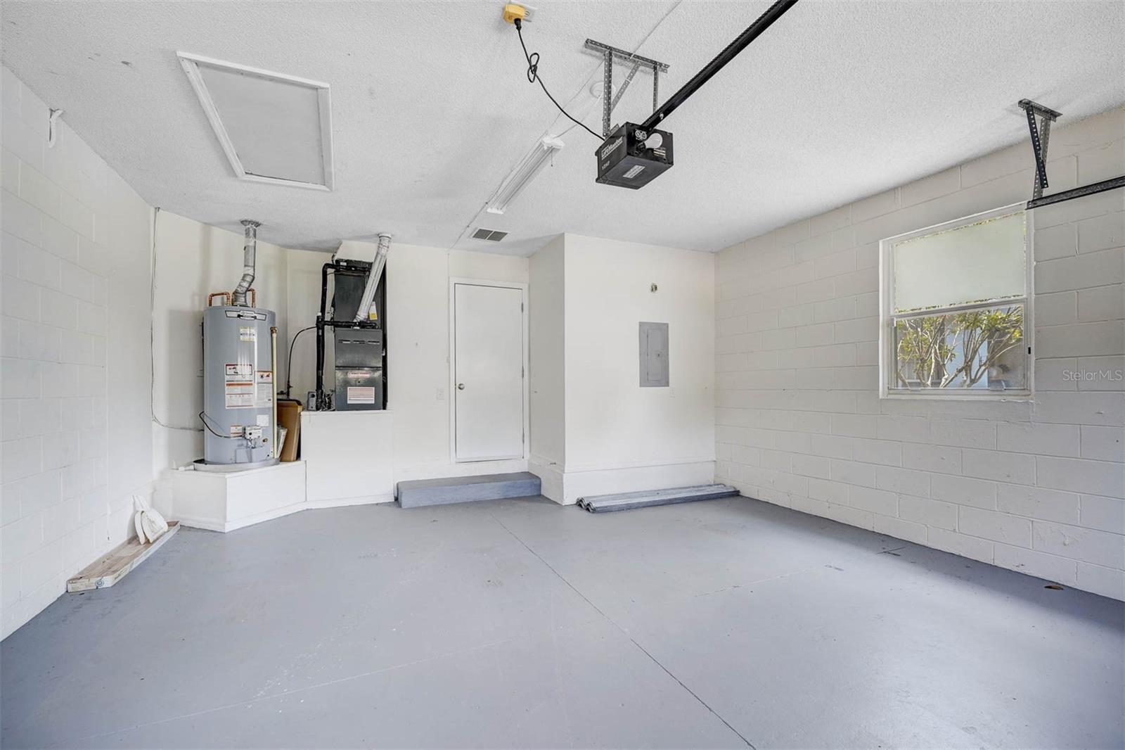 1616 OAK HILL TRL