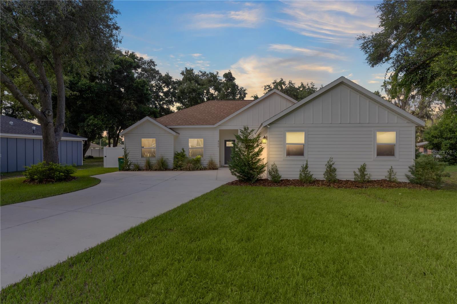 800 DEEP WOOD CT