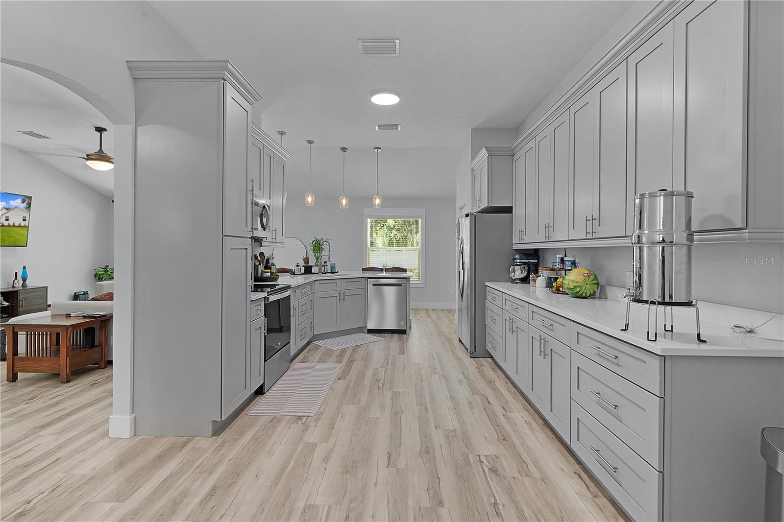800 DEEP WOOD CT