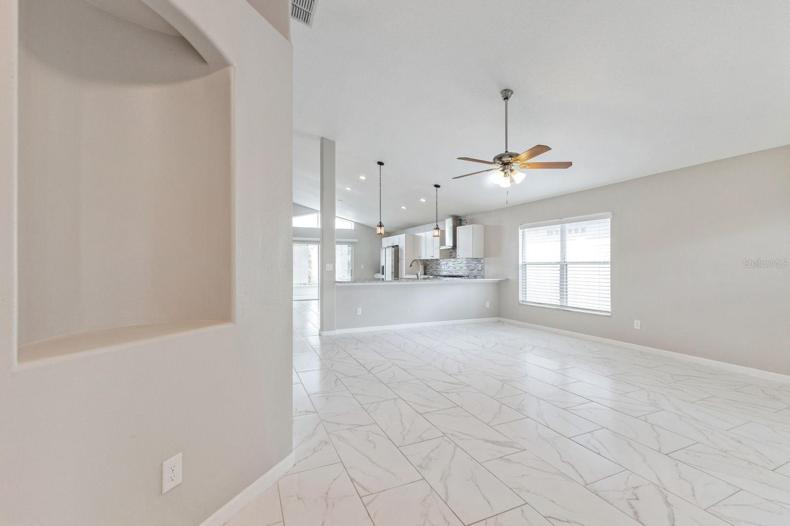 2733 BROOK HOLLOW RD